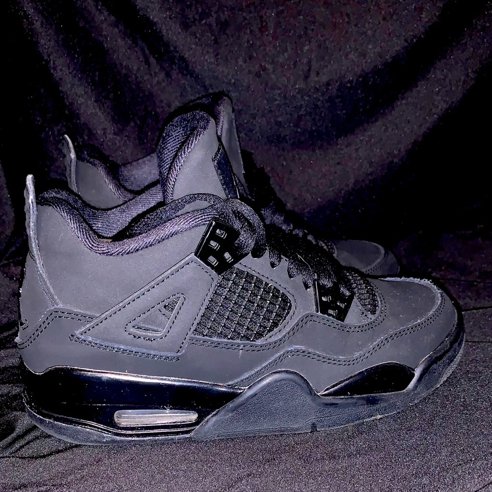 SOLD Air Jordan 4 Retro ‘Black Cat’